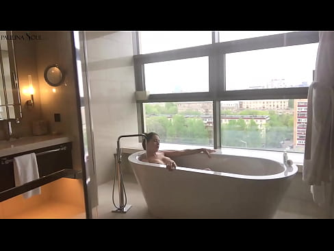 ❤️ Babe izugarria Sutsuki jertzen da bere pussy off bainugelan ❌ Sexu bideoa gugan ﹏