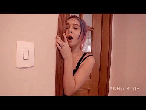 ❤️ Nire anaiarengana itzuli nintzen. Bere neska-lagunarekin sexu harremanak izan nituen. itzulera lesbiana. ❌ Sexu bideoa gugan ﹏
